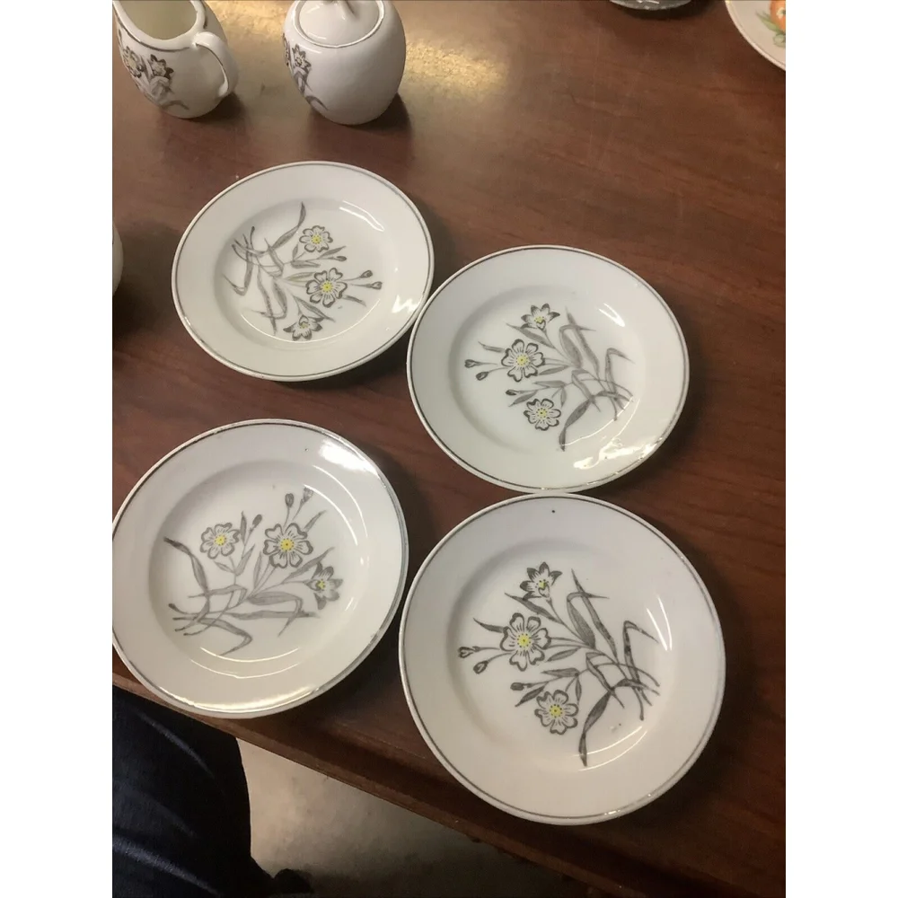 Vintage 12 Piece Children's Porcelain Tea Set - Tea Pot, Saucers, Cups - Japan